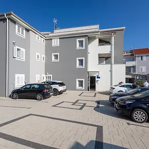 apartments-crnekovic-8a.primorje-gorskikotar.com/