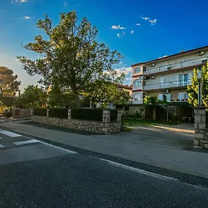 Diana And Apartman